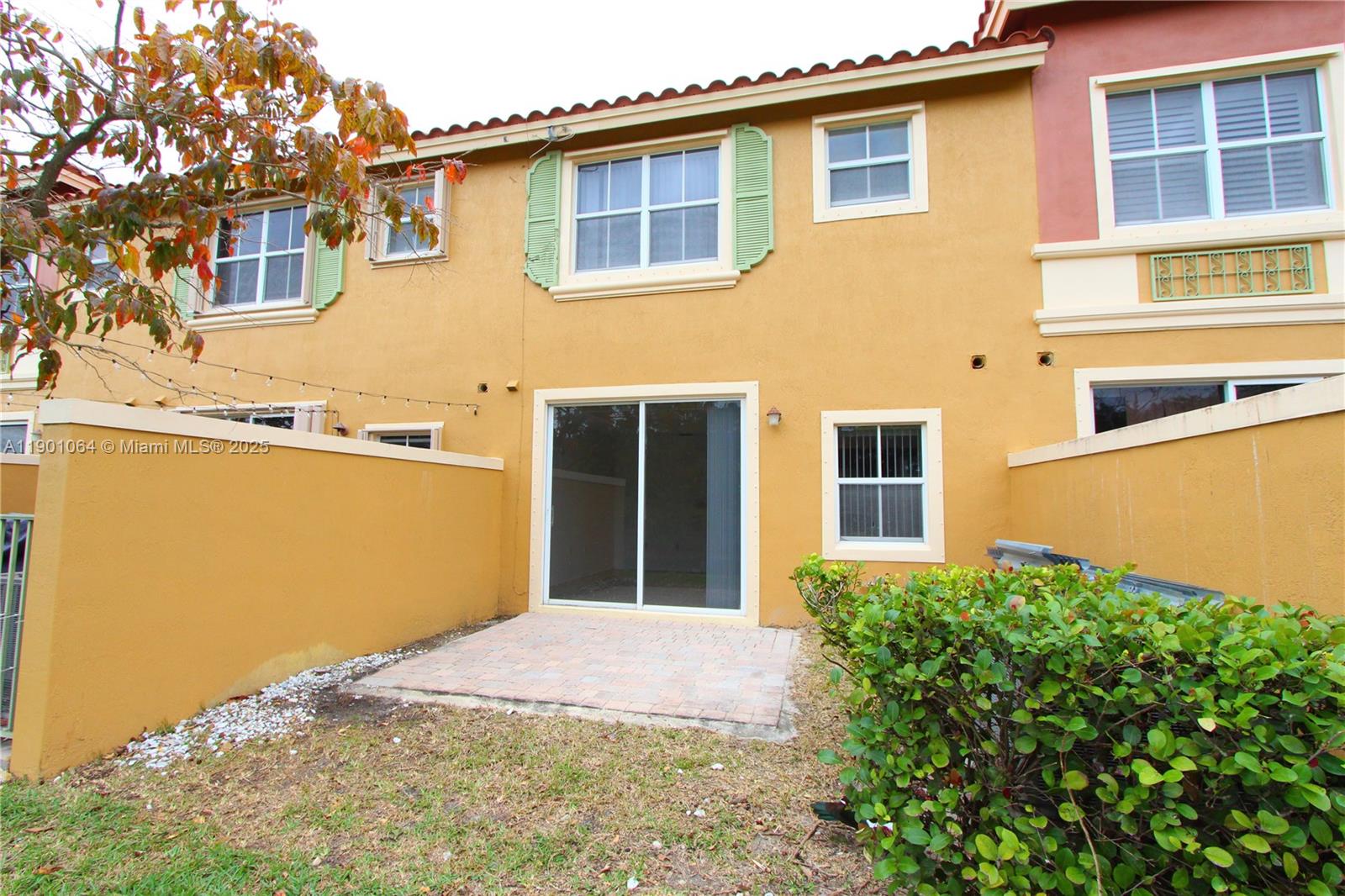 PEMBROKE CAY CONDO - Residential Lease