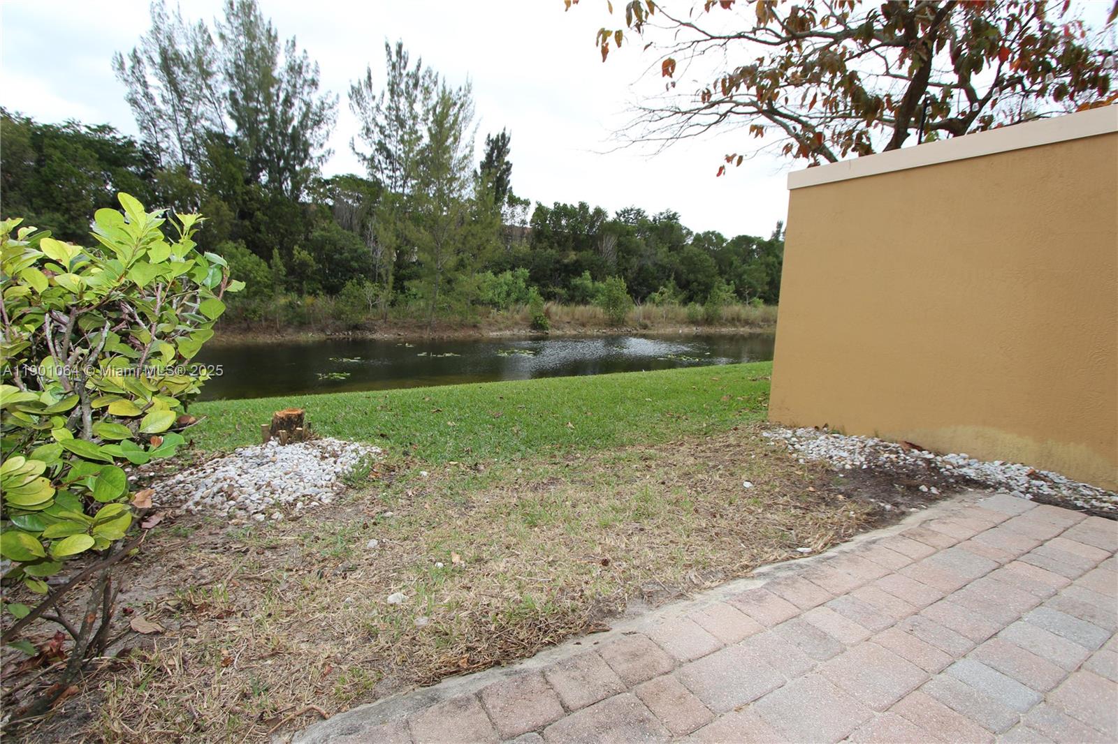 PEMBROKE CAY CONDO - Residential Lease