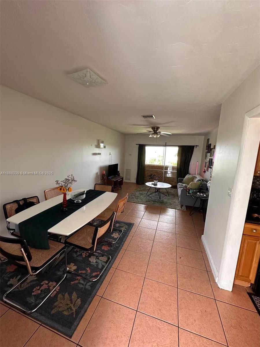 1021 Crystal Lake Dr 311