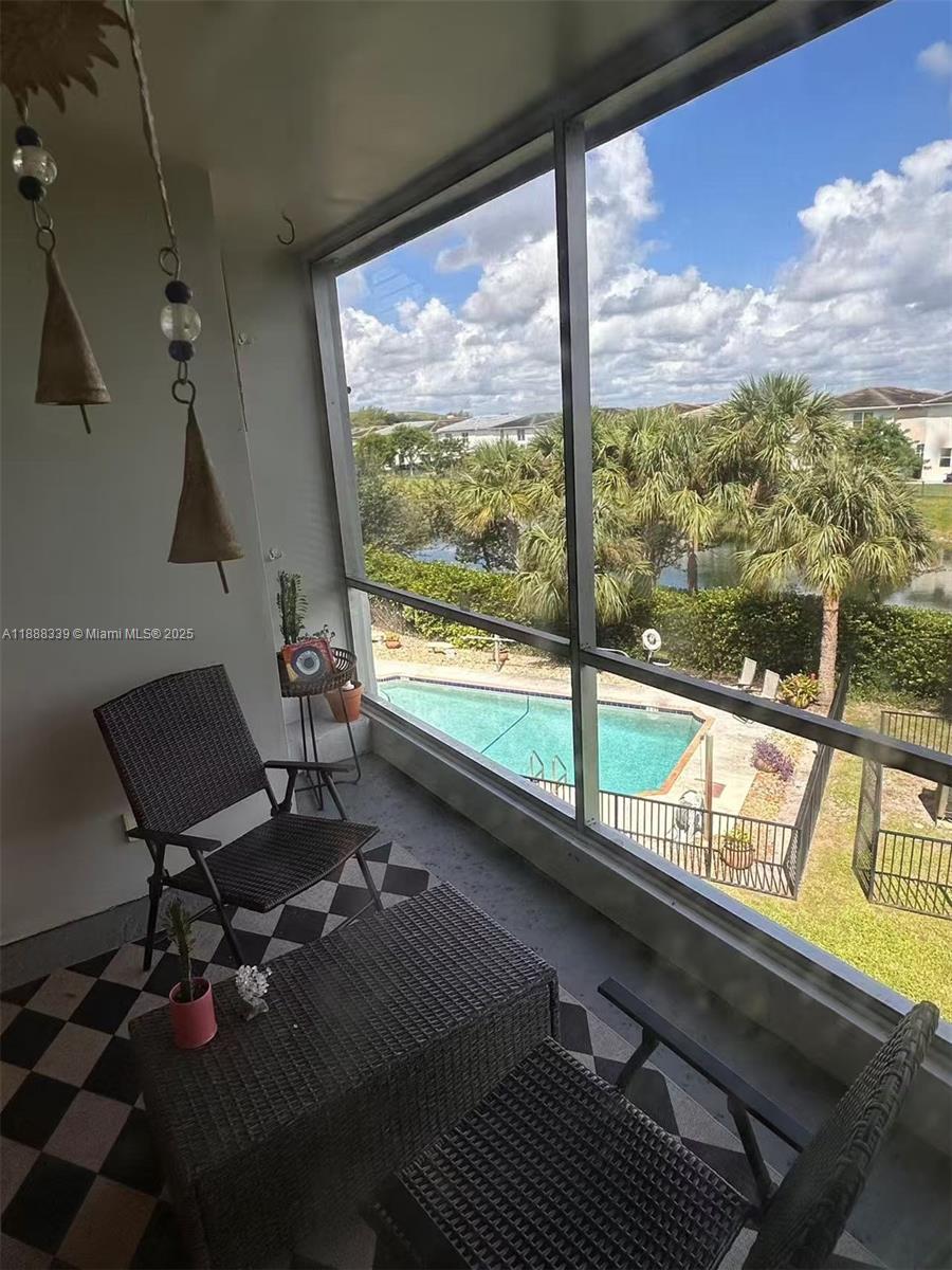 CRYSTAL LAKE 1021 CONDO - Residential