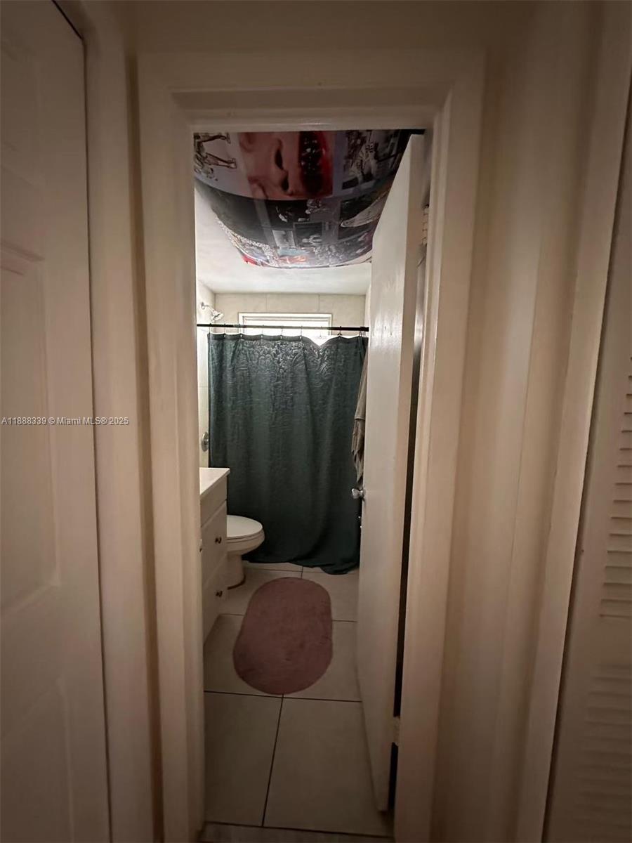 CRYSTAL LAKE 1021 CONDO - Residential