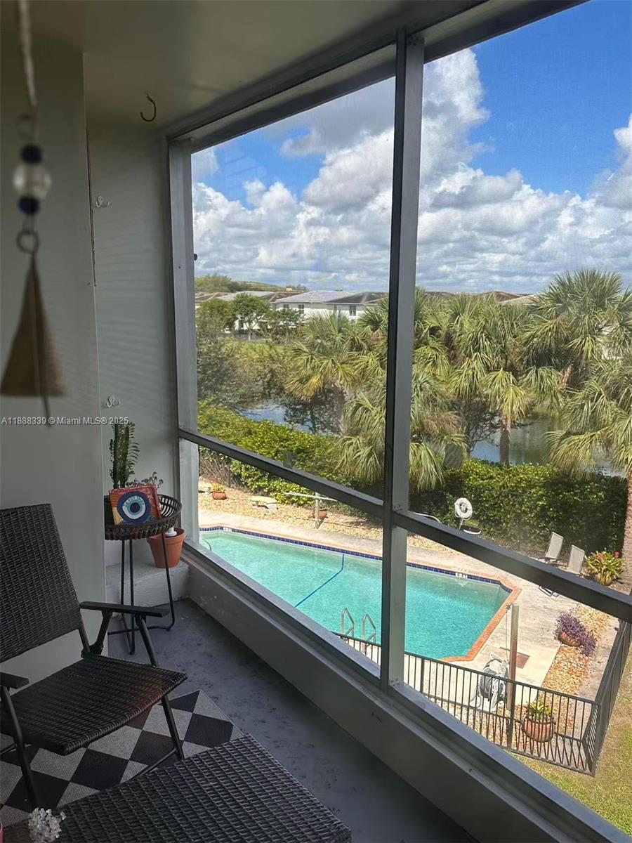 CRYSTAL LAKE 1021 CONDO - Residential