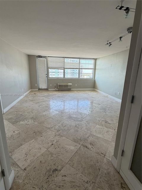 5313 Collins Ave 1110 Miami Beach FL 33140