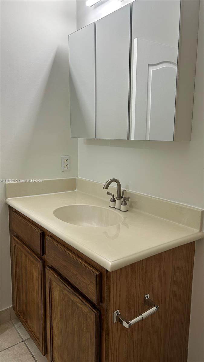 MAJORCA ISLES II CONDO - Residential Lease