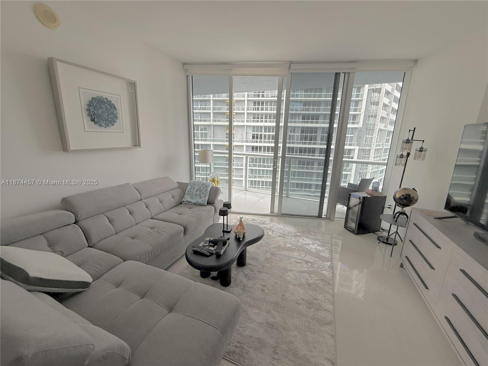 Experience luxury living in the heart of Brickell at the Icon. This 1-bedroom, 1-bathroom residence offers stunning water views from a spacious private balcony, perfect for enjoying Miami’s skyline and bay breezes. The unit features modern finishes throughout, including sleek stainless steel appliances and contemporary design touches. Located in a world-class building with resort-style amenities, and just steps from Brickell City Centre, Whole Foods, dining, and entertainment, this home combines comfort, style, and convenience in one of Miami’s most desirable neighborhoods.
Please text Jayna at 215-806-1812 for more information or to schedule a tour! Special offer on deposits if tenant is highly qualified.