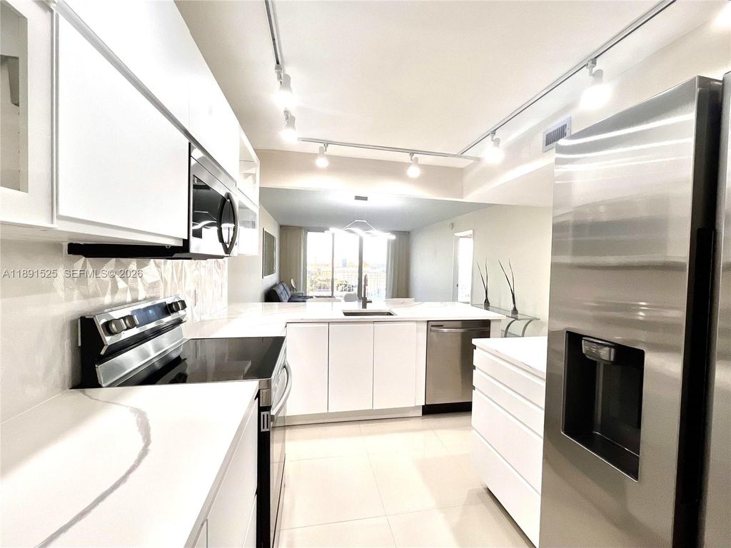 Photo of 800 SE 20th Ave #1109, Deerfield Beach, FL 33441 (MLS # A11891525)