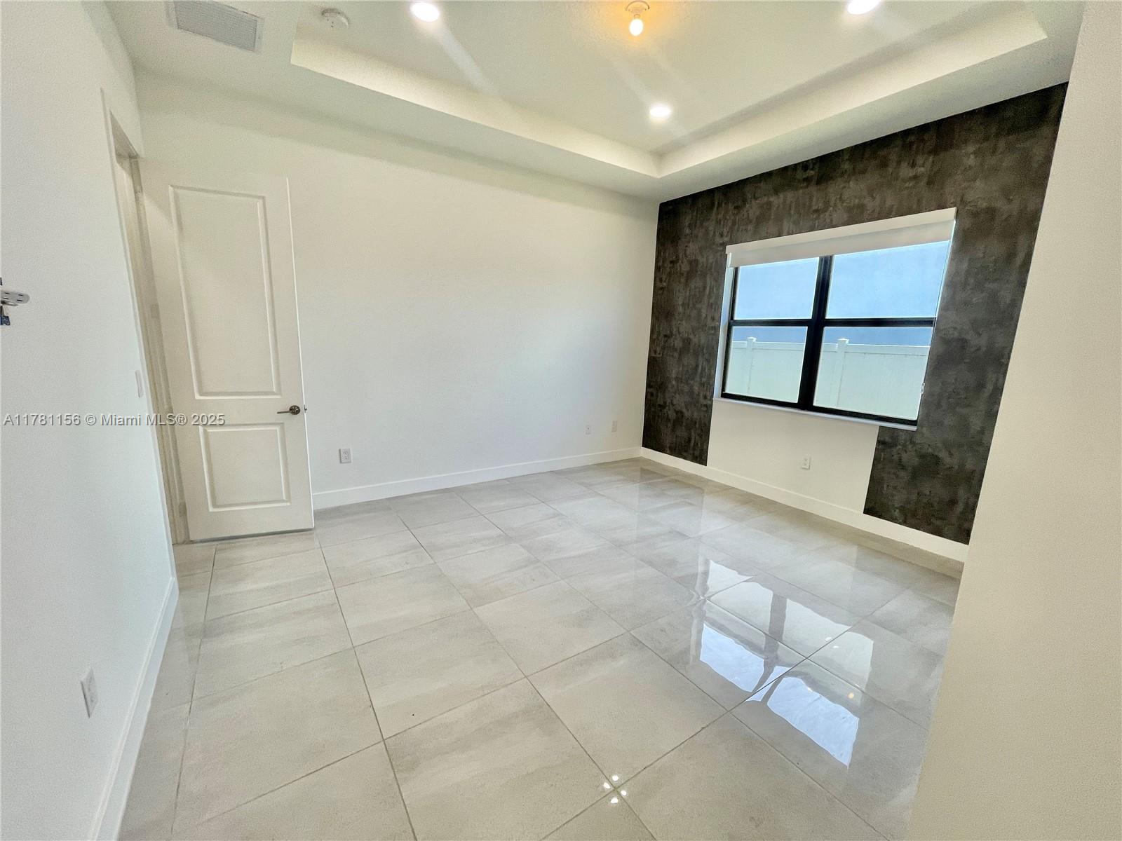 TUSCAN ISLES - Residential