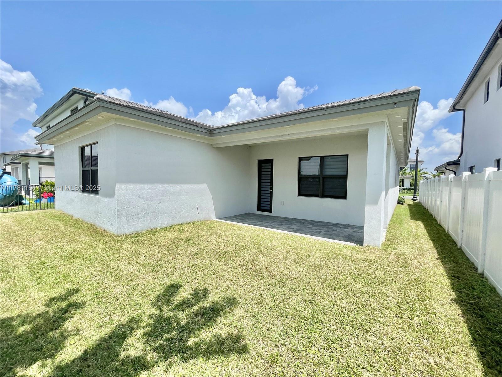 TUSCAN ISLES - Residential