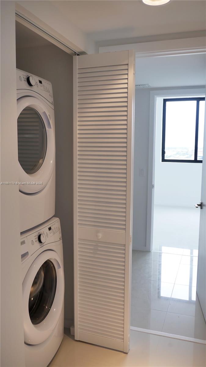 5252 PASEO CONDO - Residential