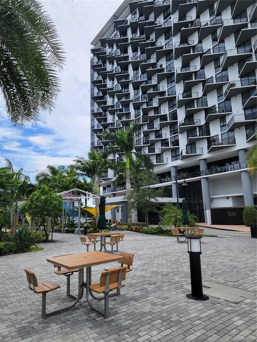 5252 PASEO CONDO - Residential