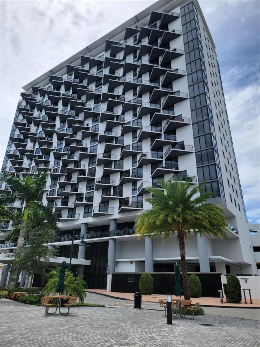 5252 PASEO CONDO - Residential