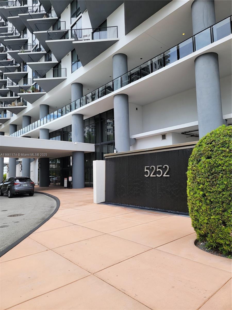 5252 PASEO CONDO - Residential