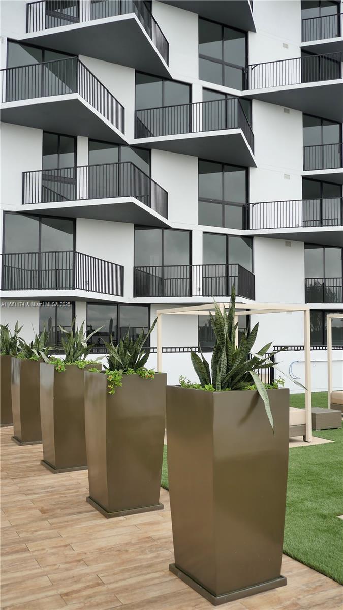 5252 PASEO CONDO - Residential