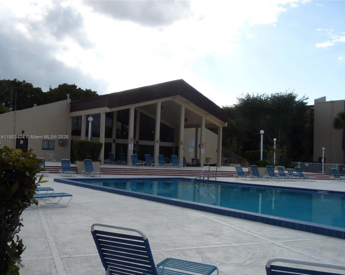 PROMENADE AT KENDALE LAKE - Residential