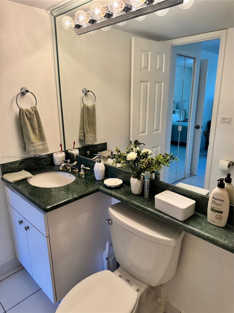 PROMENADE AT KENDALE LAKE - Residential