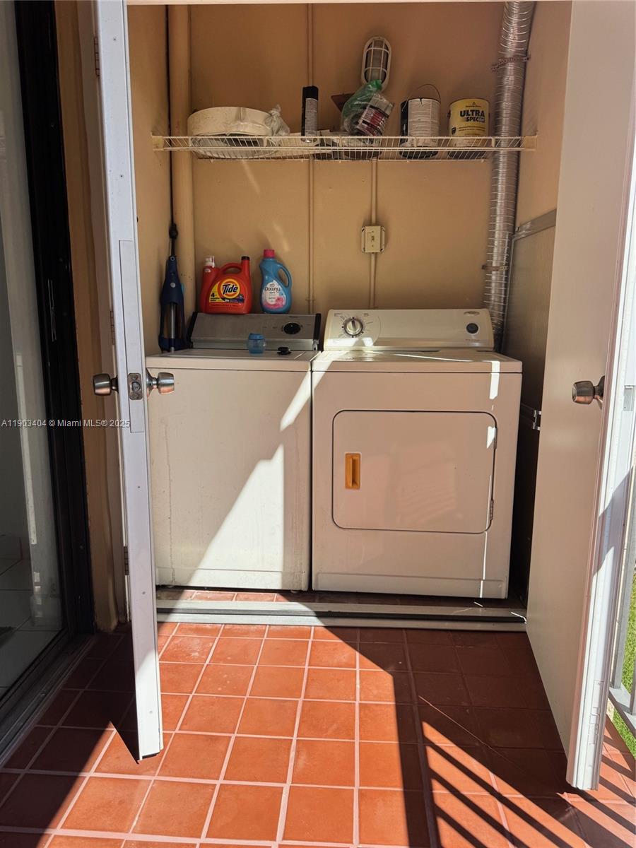 PROMENADE AT KENDALE LAKE - Residential