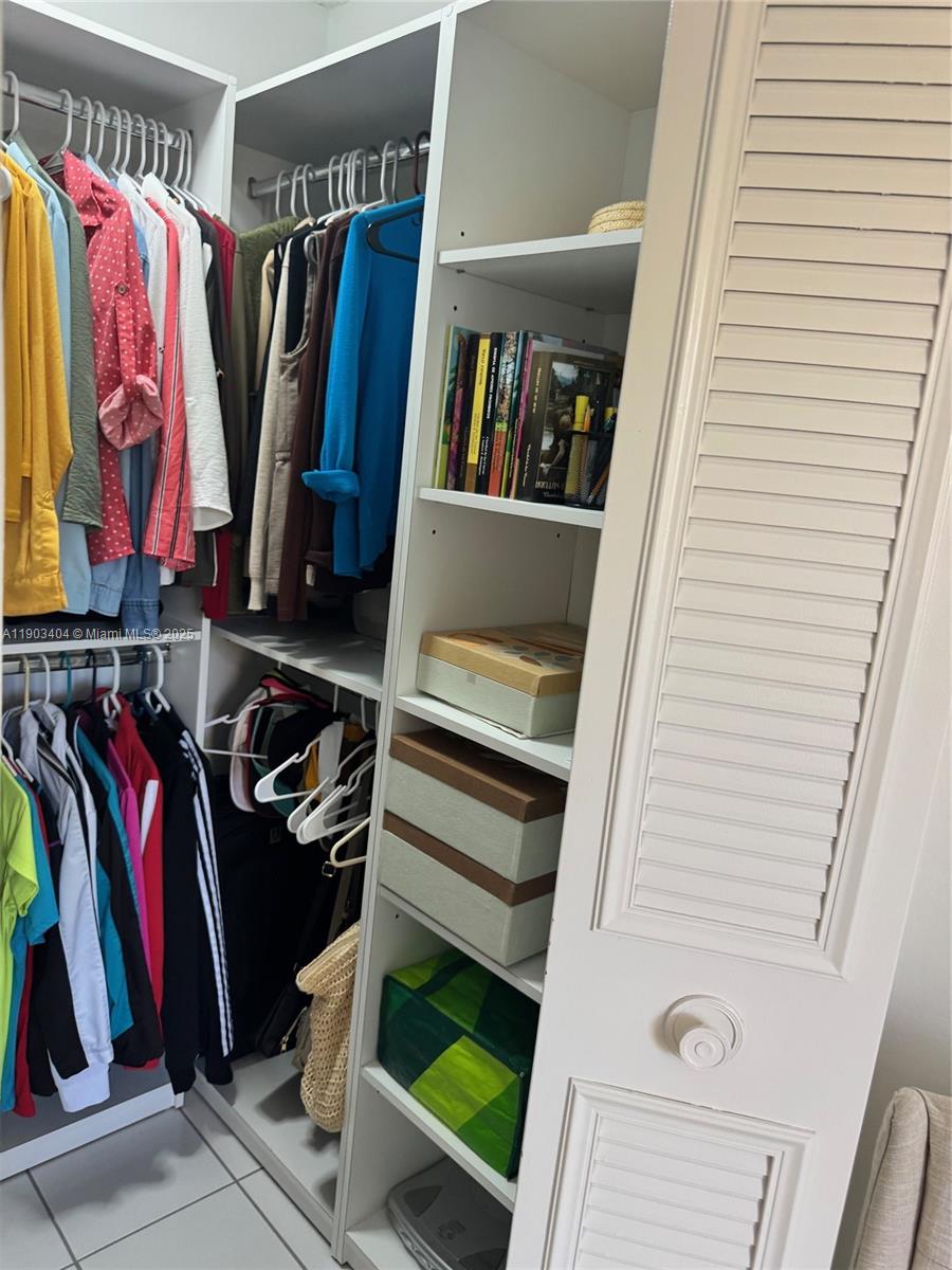 PROMENADE AT KENDALE LAKE - Residential