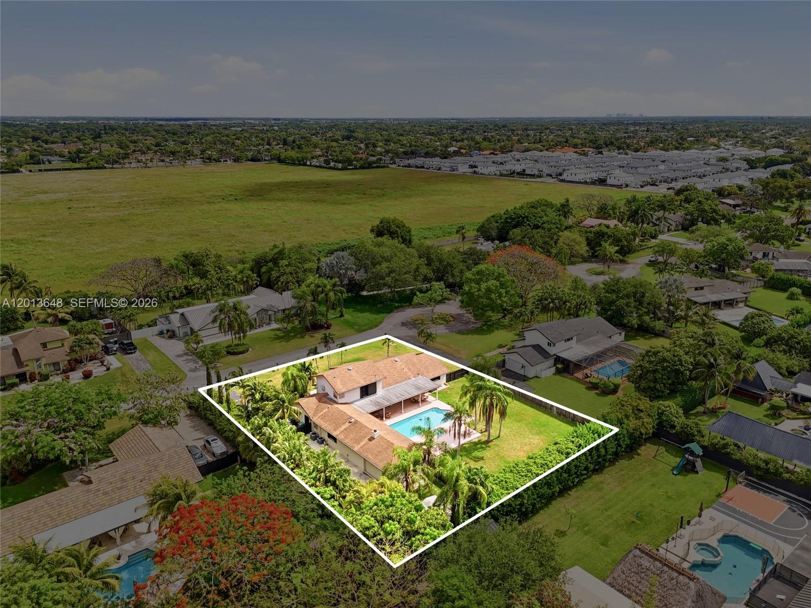 KINGS GROVE - Residential