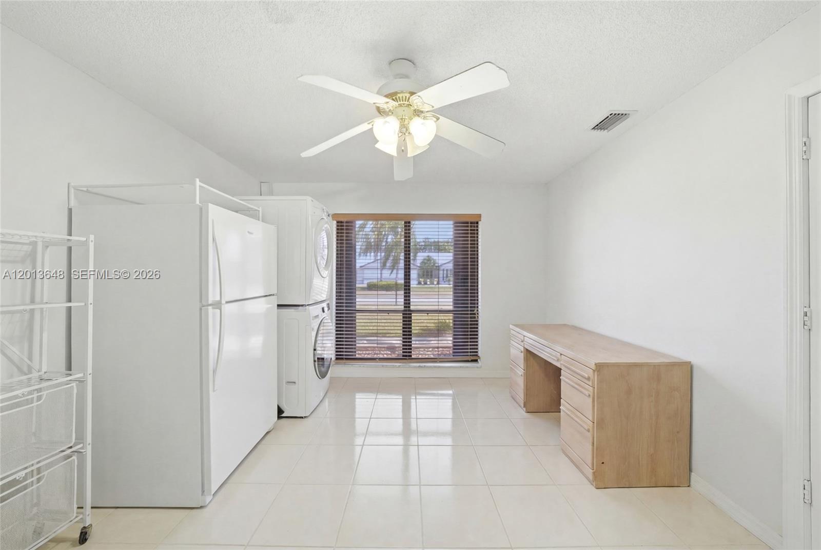 KINGS GROVE - Residential