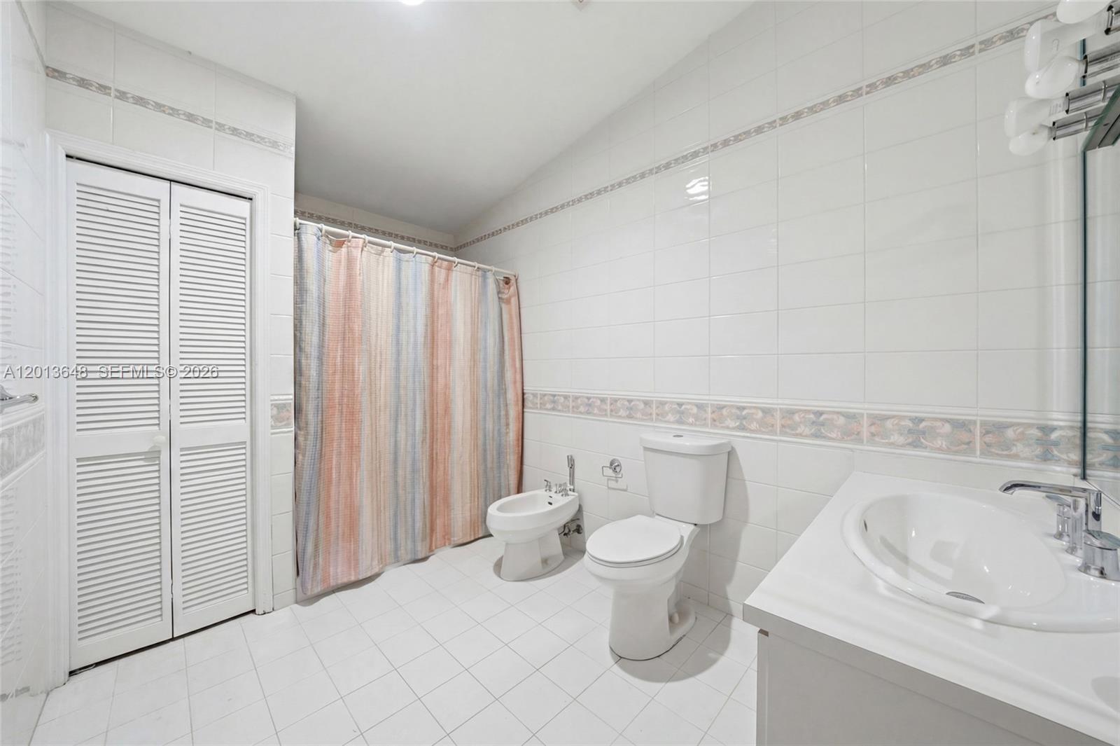 KINGS GROVE - Residential