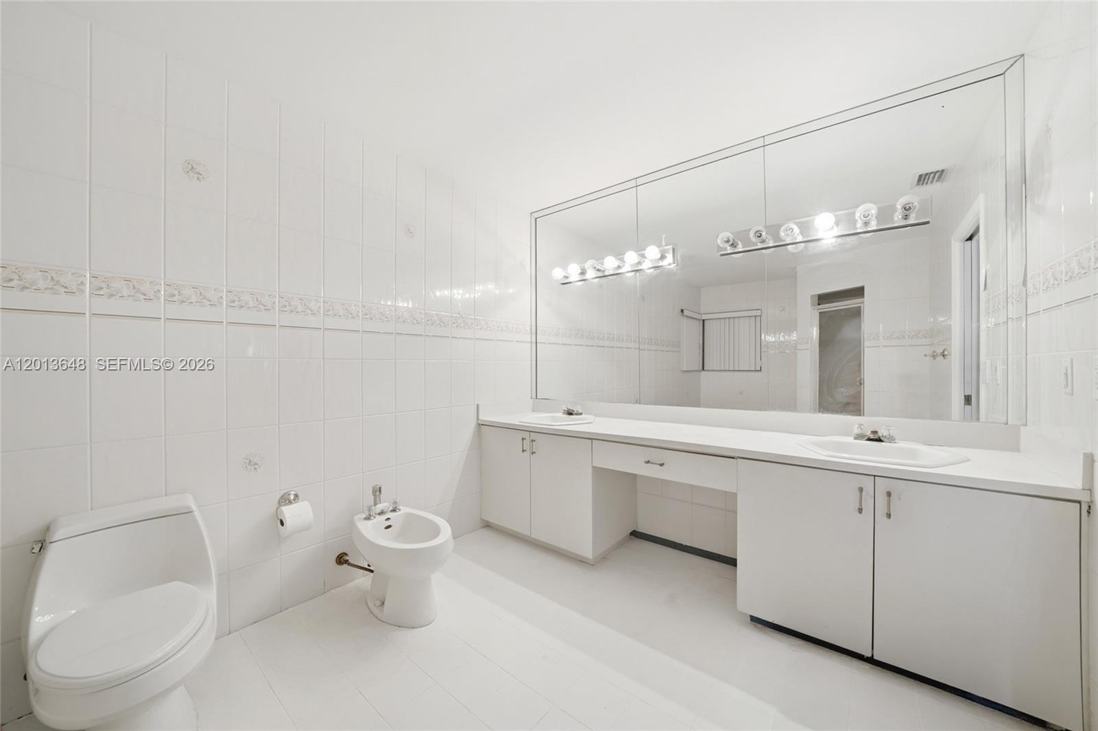 KINGS GROVE - Residential