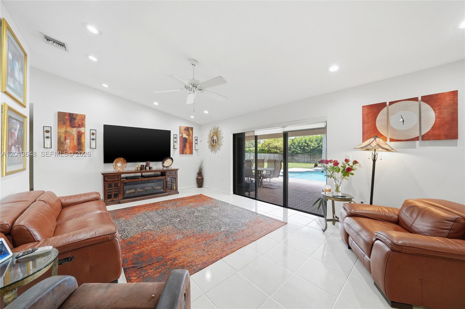 KINGS GROVE - Residential