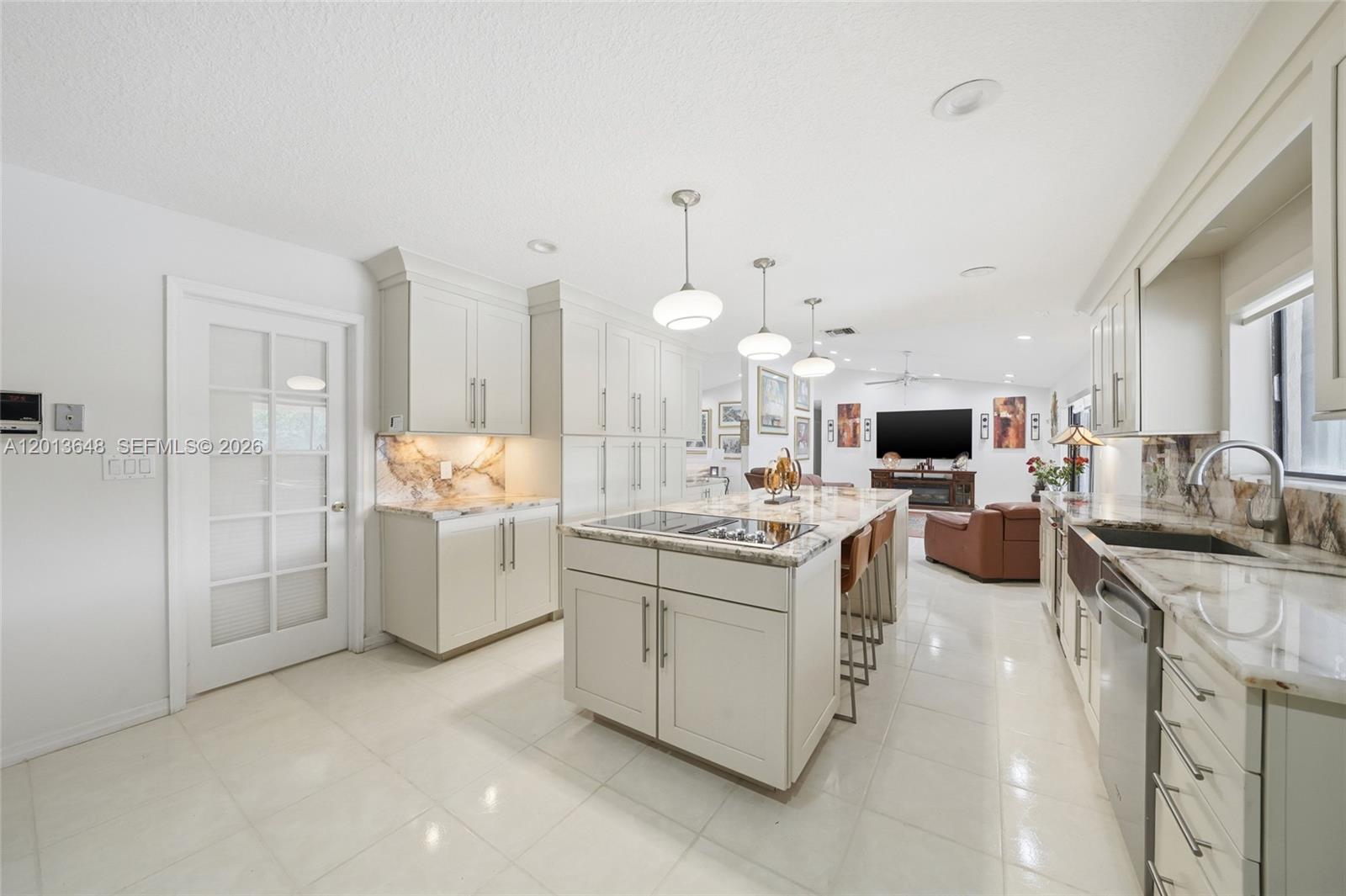 KINGS GROVE - Residential