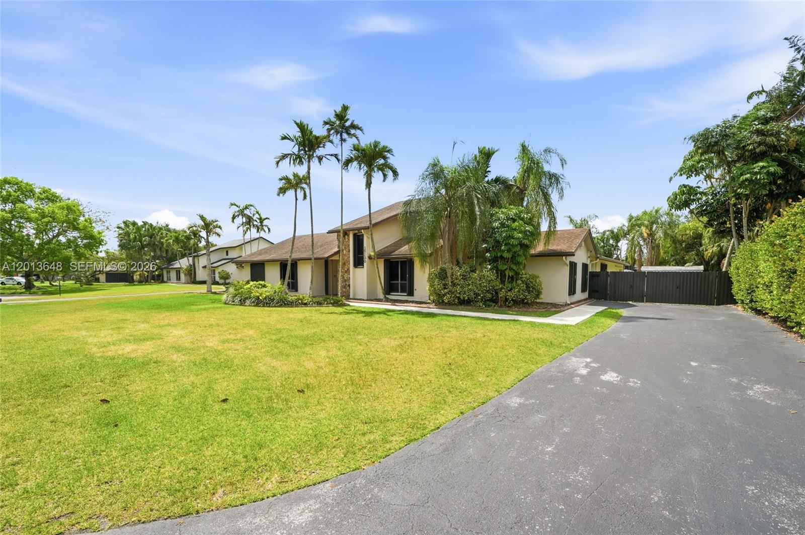 KINGS GROVE - Residential
