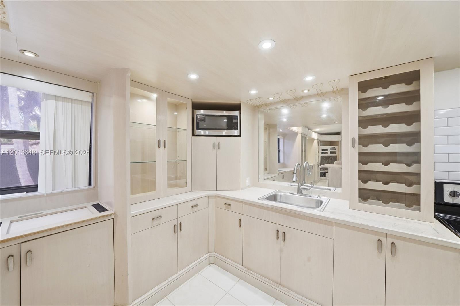 KINGS GROVE - Residential