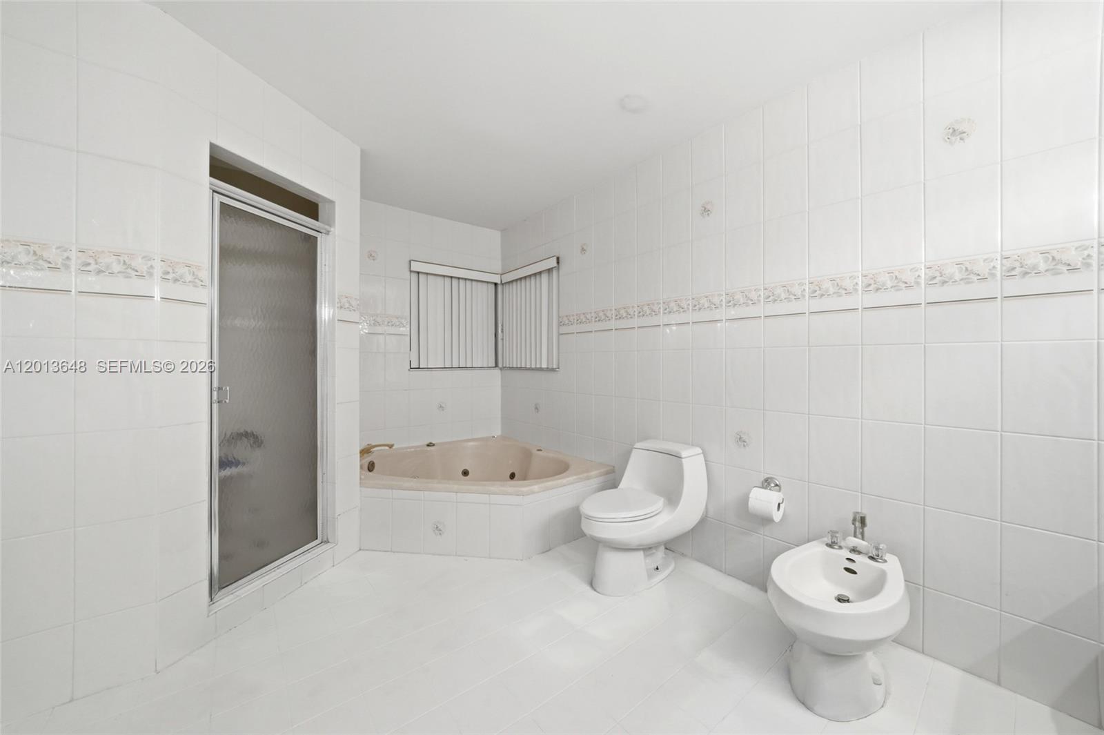 KINGS GROVE - Residential