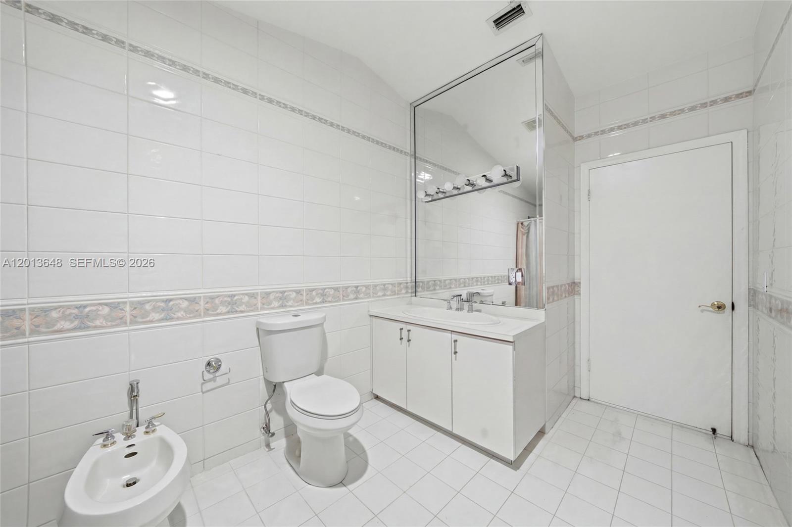 KINGS GROVE - Residential