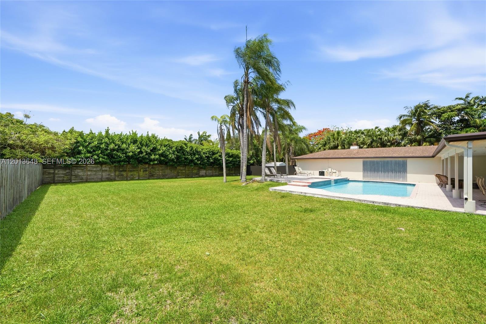 KINGS GROVE - Residential