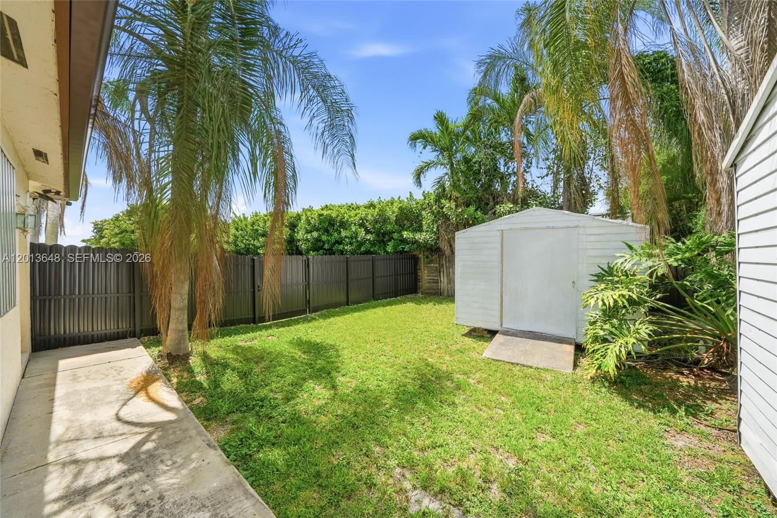 KINGS GROVE - Residential