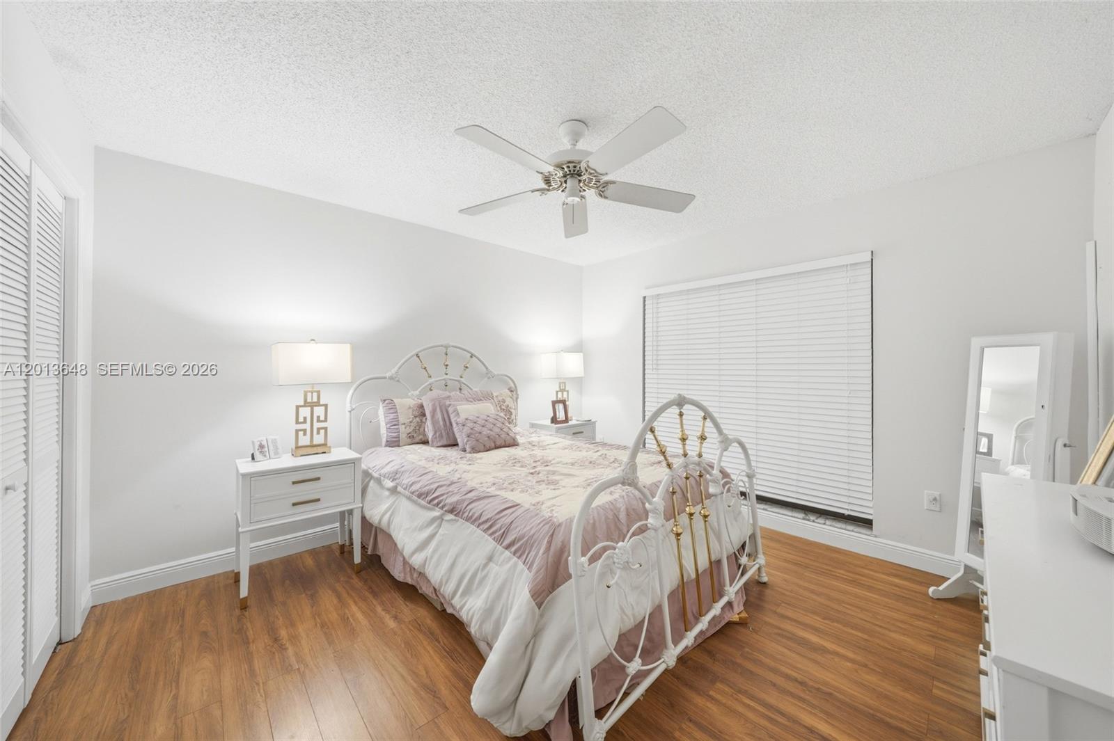 KINGS GROVE - Residential