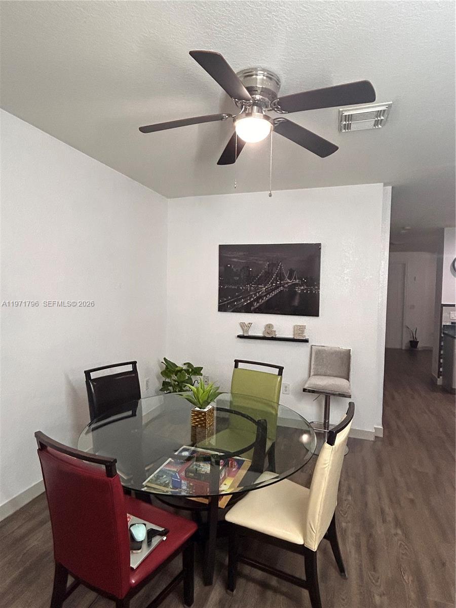 MANDARIN LAKES - Residential