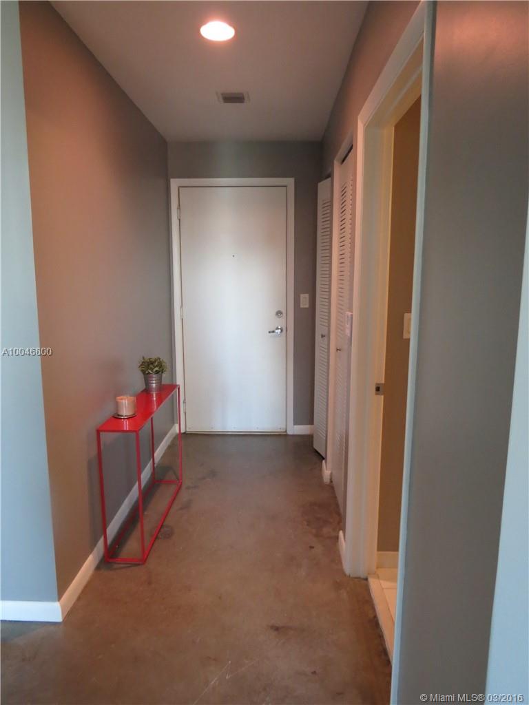 Loft Downtown 02 Condo - Residential Lease