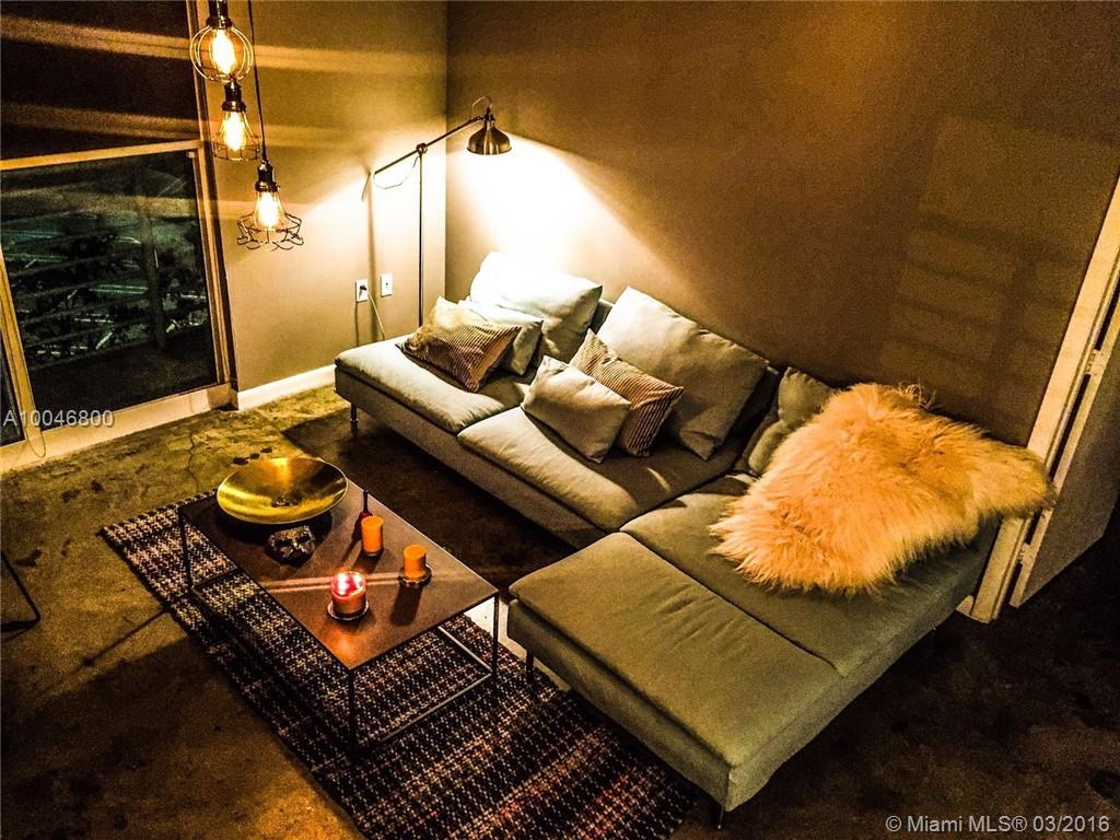 Loft Downtown 02 Condo - Residential Lease