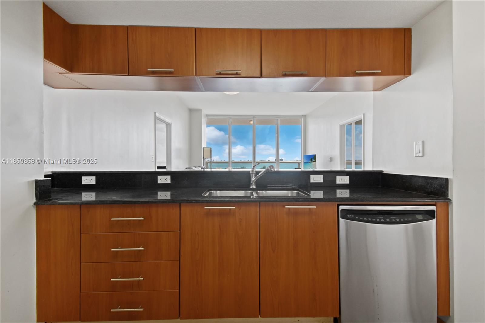 1800 CLUB CONDO - Residential