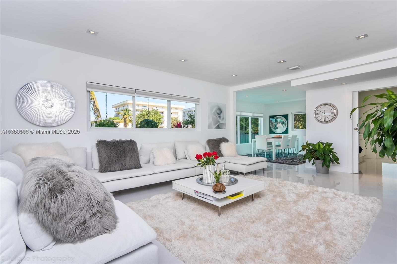 Rental Property at 1225 Marseille Dr 20, Miami Beach, Miami-Dade County, Florida - Bedrooms: 2 
Bathrooms: 2  - $3,000 MO.