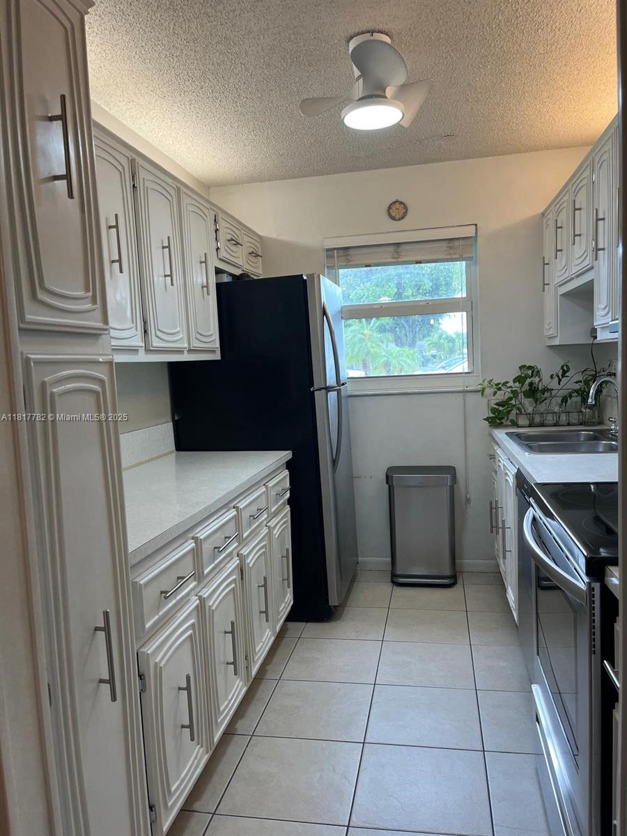 HIGH POINT OF DELRAY BEAC - Residential Lease