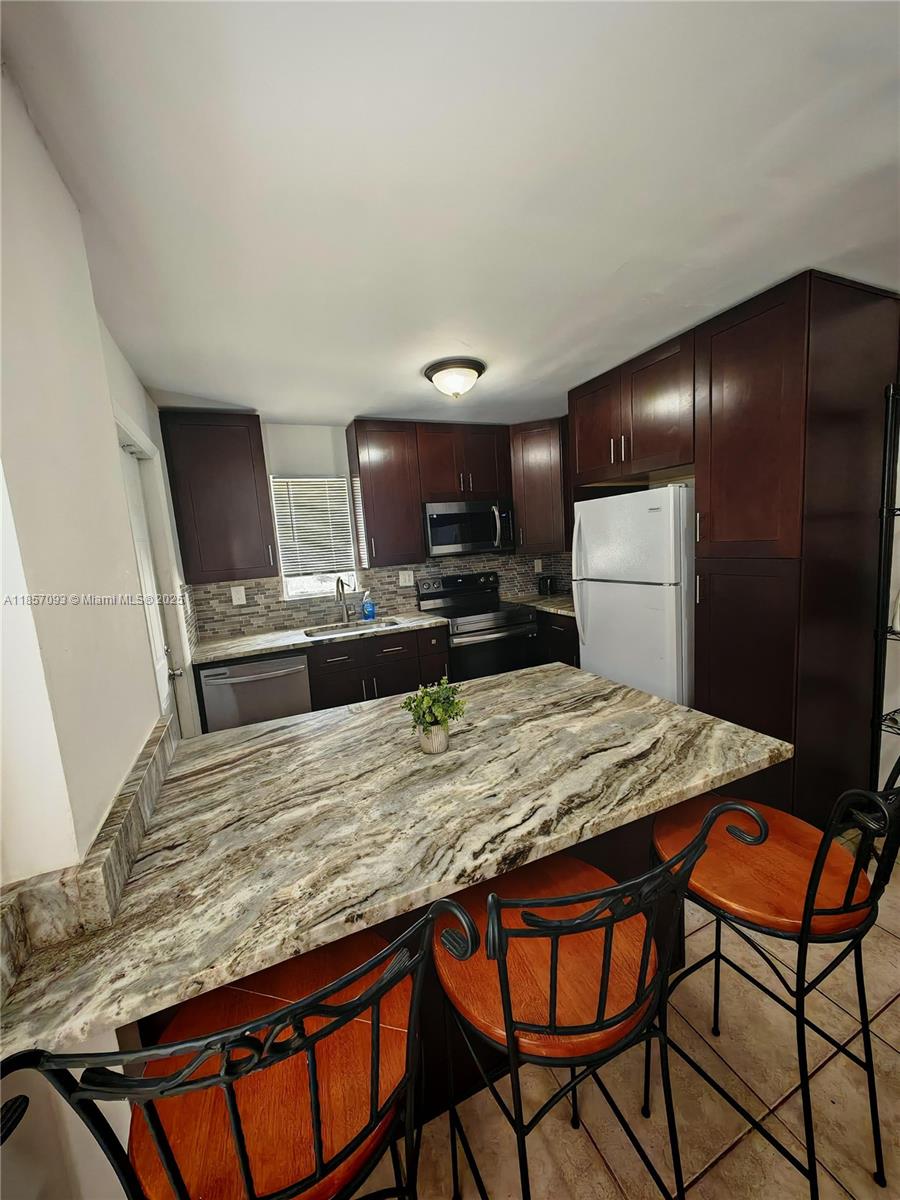 CG RIVIERA SEC 3 REV - Residential Lease