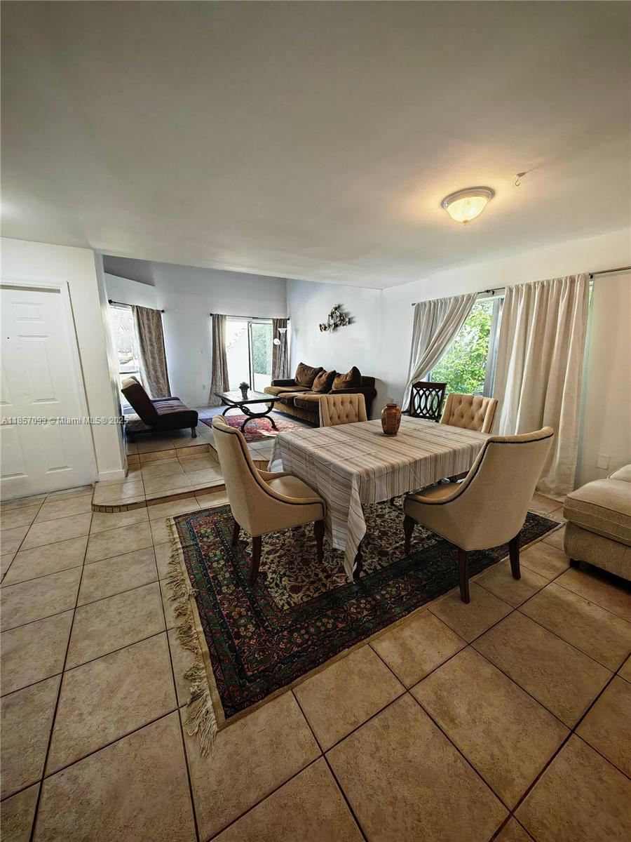 Just with in a walking distance from UNIVERSITY OF MIAMI. Students and families are welcome. This Rare find and beautifully remodeled half a duplex on Ponce de Leon has 4 Beds & 2.5 Bathrooms, has partial furniture, new flooring, gorgeous brand new kitchen with granite counter top, new all SS appliances, brand new combined washer/dryer, new A/C unit, lots of closet and plenty parking spaces are available. Rooms are rented out separately.
Tenant pays for water.