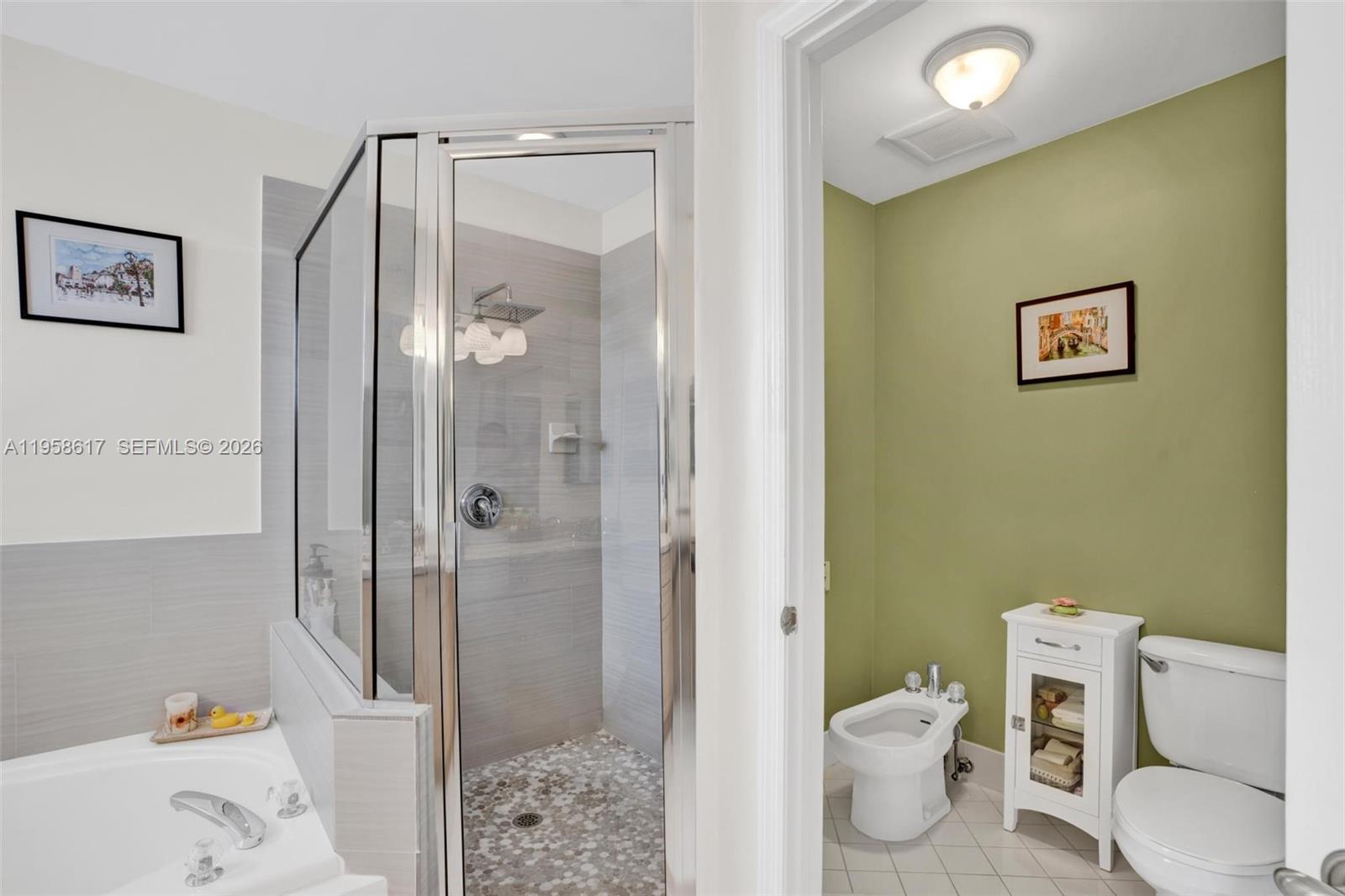 DORAL LANDINGS EAST - Residential