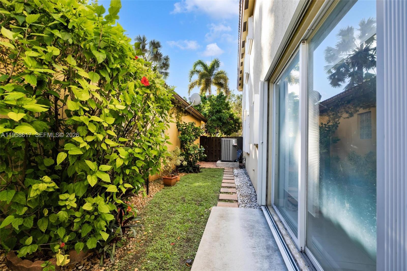 DORAL LANDINGS EAST - Residential