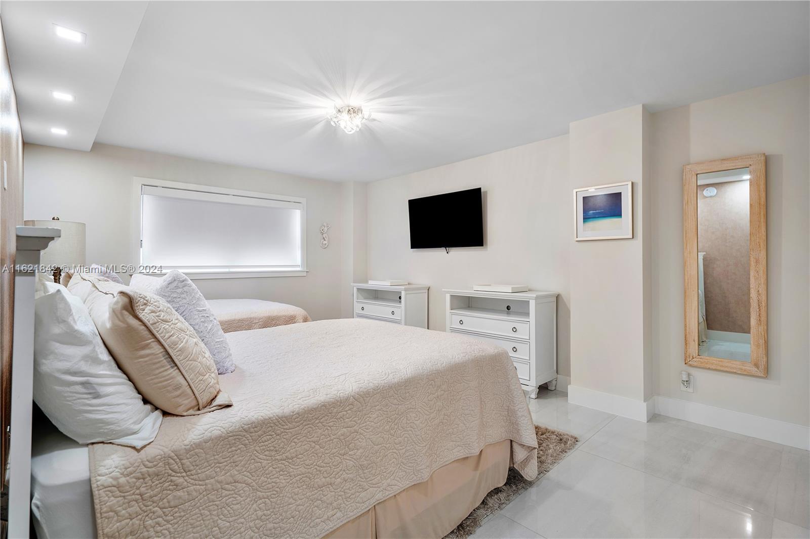 HILLSBORO ISLAND HOUSE CO - Residential Lease