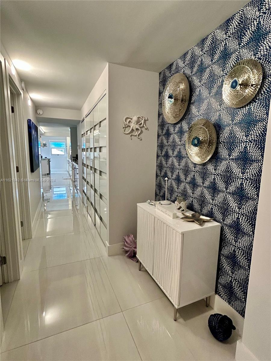 HILLSBORO ISLAND HOUSE CO - Residential Lease