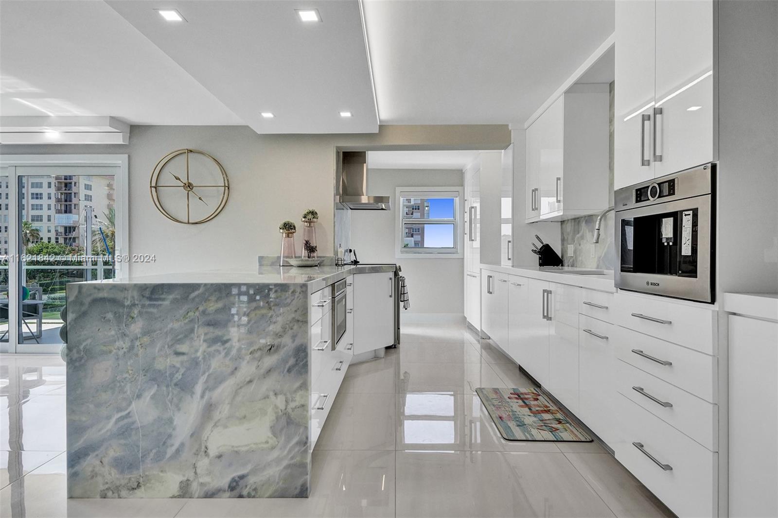 HILLSBORO ISLAND HOUSE CO - Residential Lease