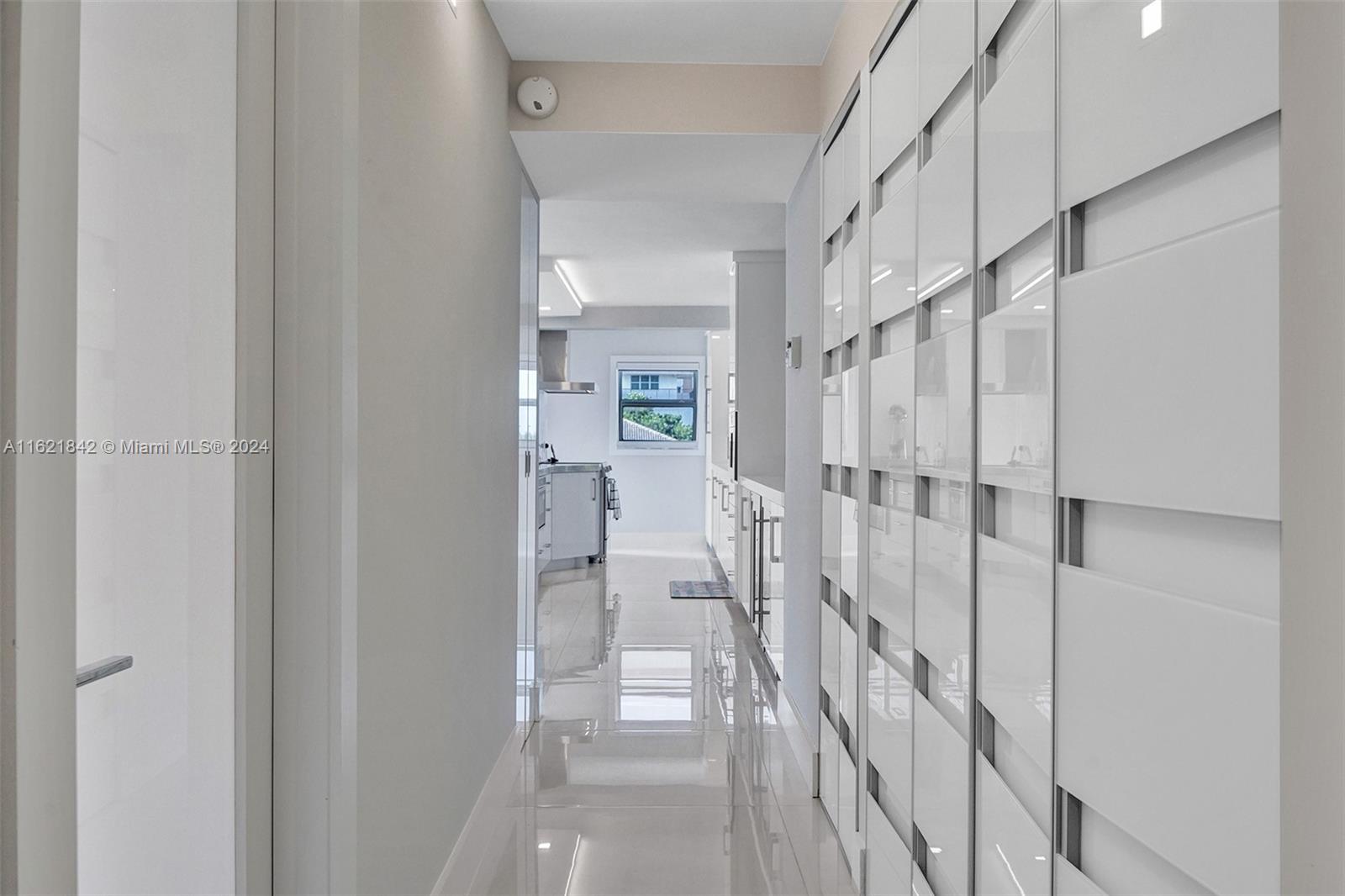 HILLSBORO ISLAND HOUSE CO - Residential Lease