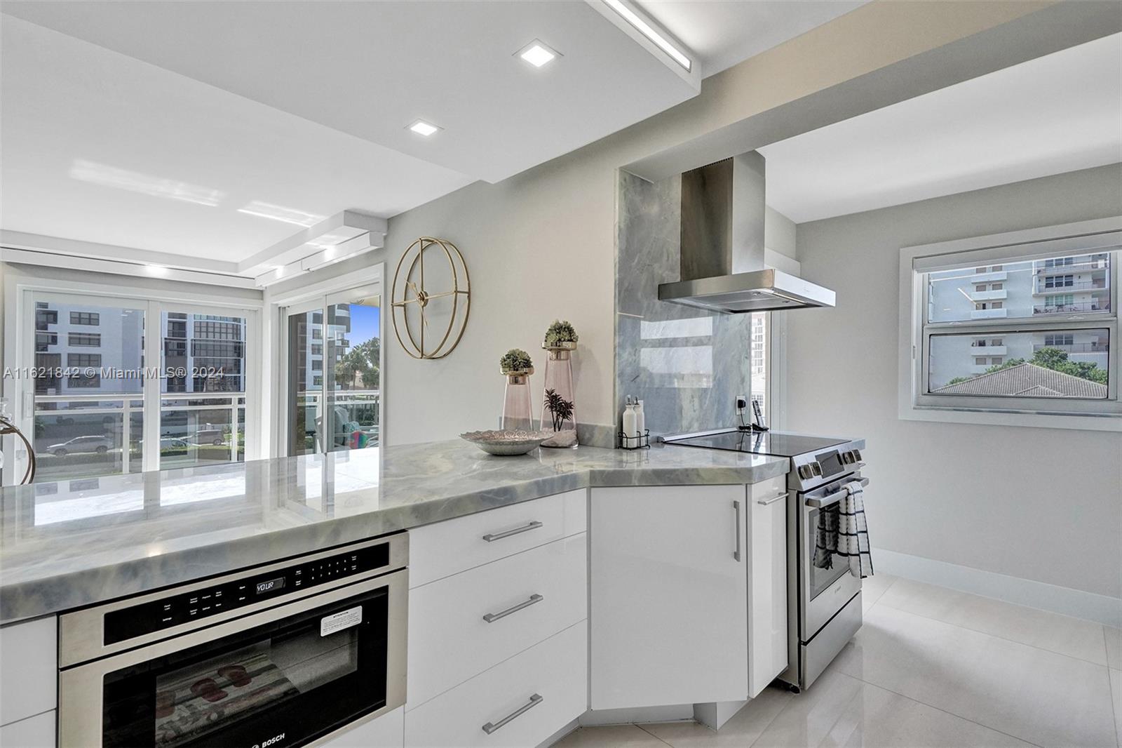 HILLSBORO ISLAND HOUSE CO - Residential Lease