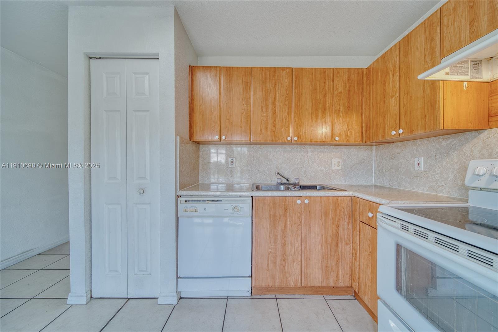 NARANJA GARDENS - Residential